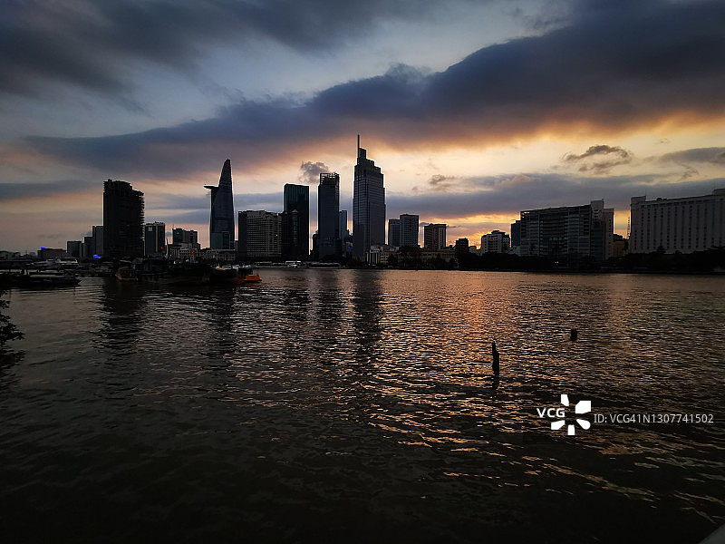 胡志明市的壮丽日落图片素材