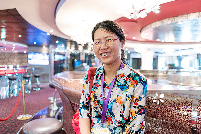 快乐的亚洲女人们图片素材