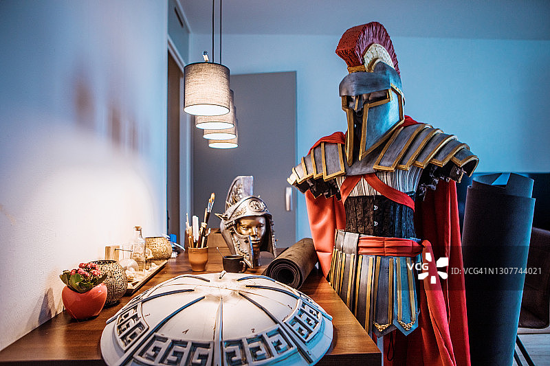 罗马战士服装的制作图片素材