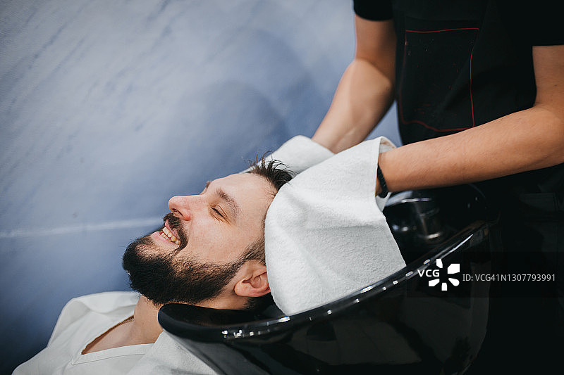 发廊里的帅哥图片素材