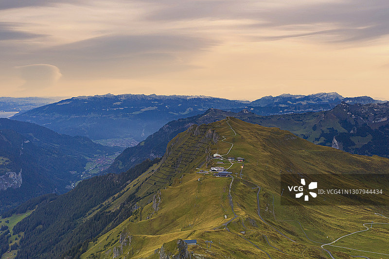瑞士伯尔尼高地曼lichen山脉的日落图片素材