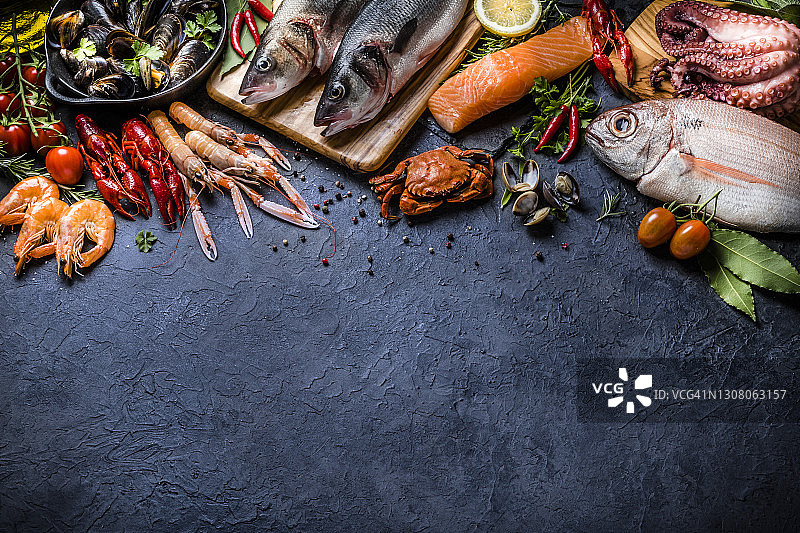 新鲜鱼类和海鲜背景图片素材