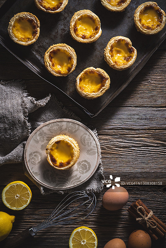 贝伦蛋糕或葡式蛋挞，葡萄牙传统食谱图片素材