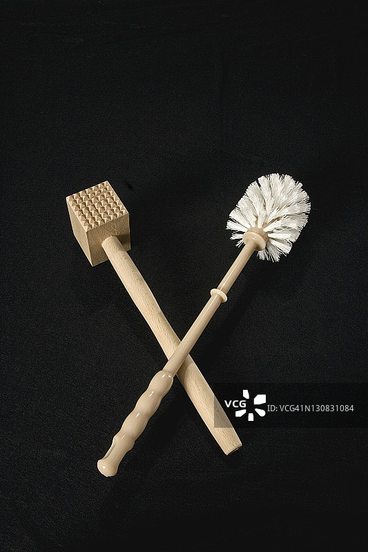 松肉器和马桶刷图片素材