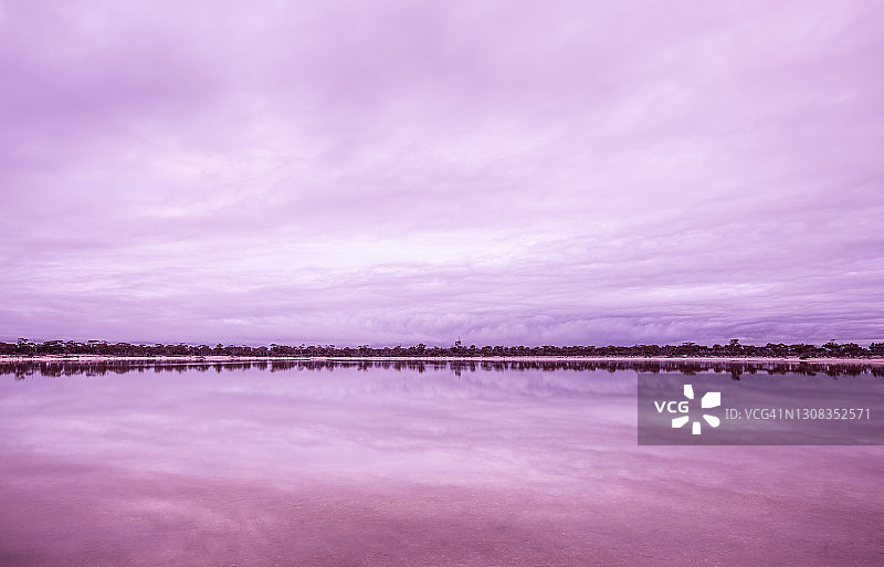 魔法湖图片素材