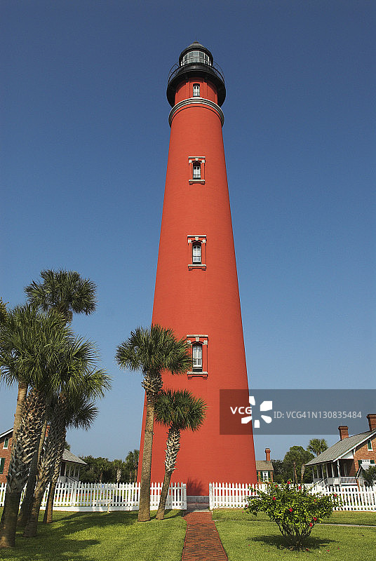 美国佛罗里达州庞塞德莱昂湾入口灯塔，代托纳海滩图片素材