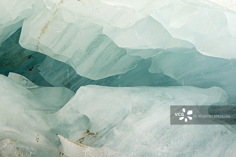 奥地利卡林西亚州，霍厄陶恩国家公园的帕斯泰尔策冰川蓝色冰块图片素材