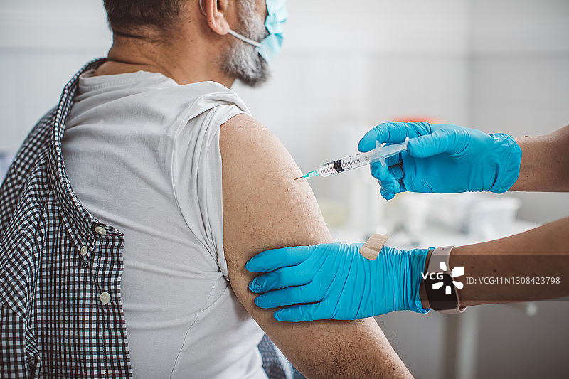 新型冠状病毒疫苗接种过程图片素材