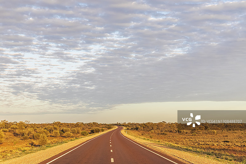 澳大利亚南澳大利亚州斯图尔特公路沙漠风光图片素材
