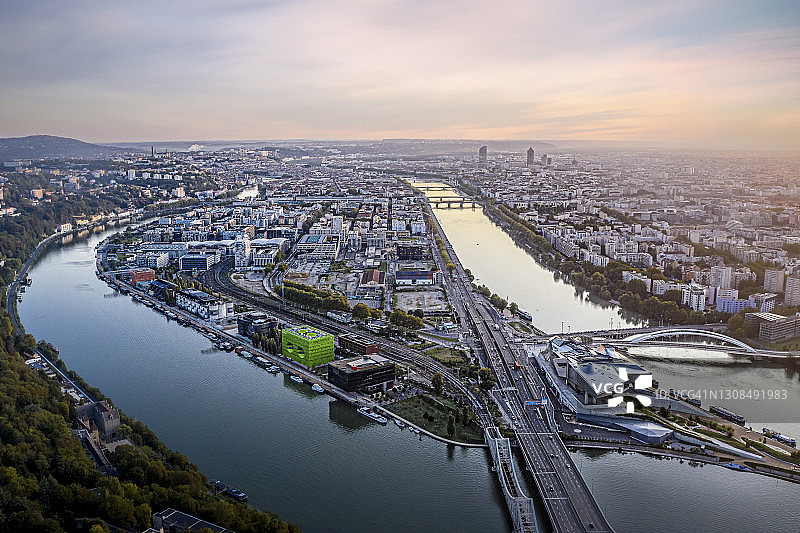 法国里昂 Rhone河与Saone河交汇处城市夜景航拍图片素材