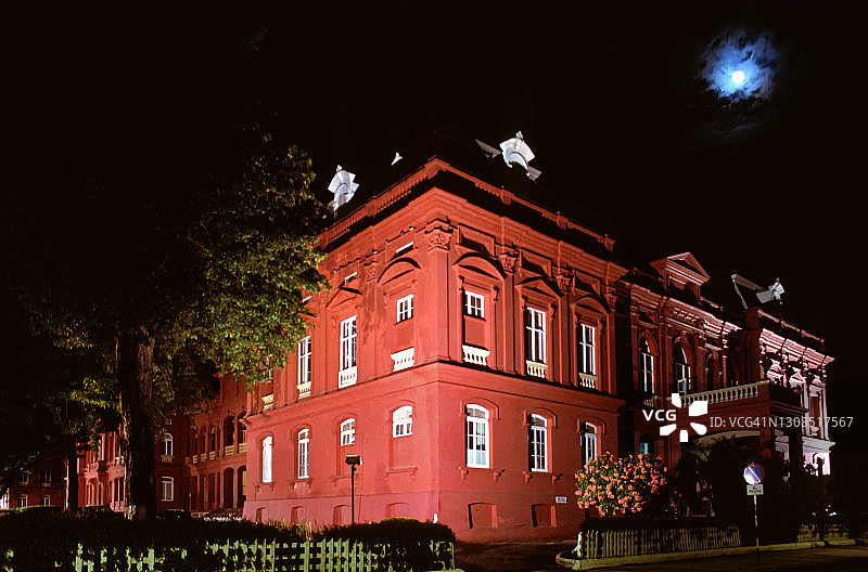 特立尼达和多巴哥红色房子图片素材