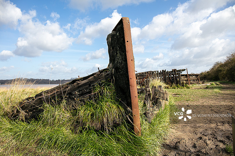 珀顿船舶墓地海岸线的沉船：亨特利号图片素材