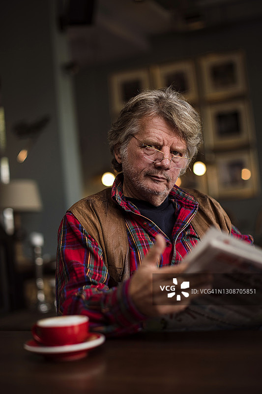 咖啡总能让一天更美好图片素材