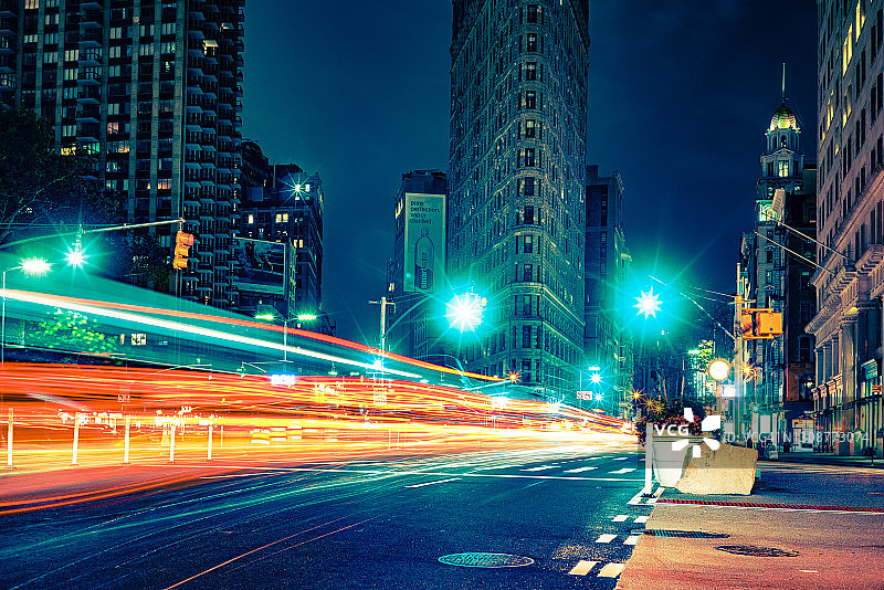 夜晚的熨斗区图片素材