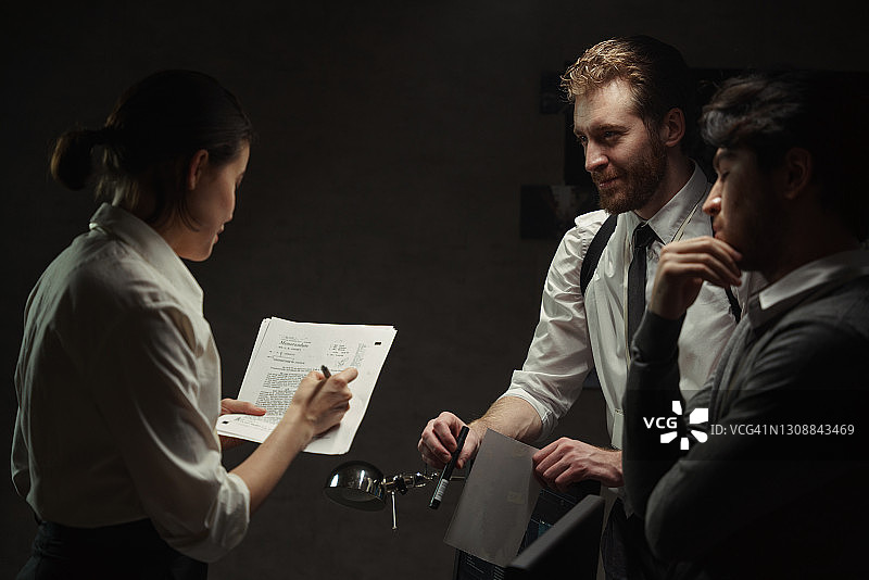 特工团队努力侦破失踪人员案件图片素材