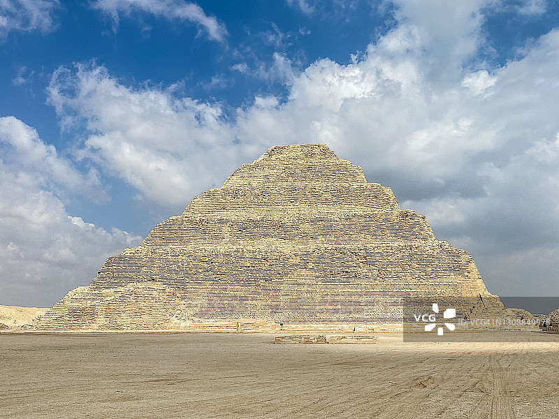 萨卡拉的左塞尔金字塔图片素材