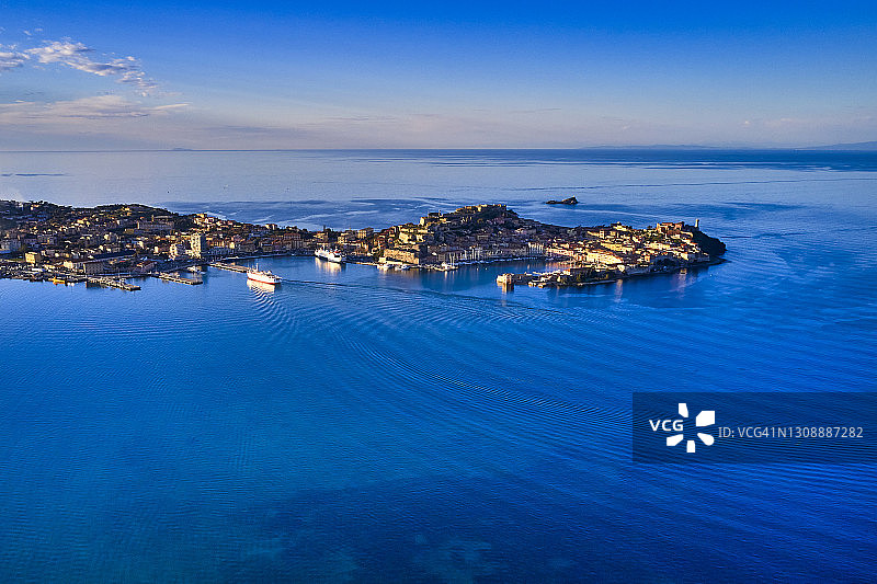 意大利托斯卡纳，厄尔巴岛的费拉约港湾图片素材