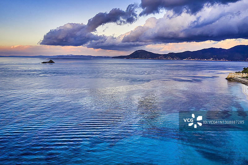 意大利托斯卡纳厄尔巴岛费拉约港的格莱海滩图片素材