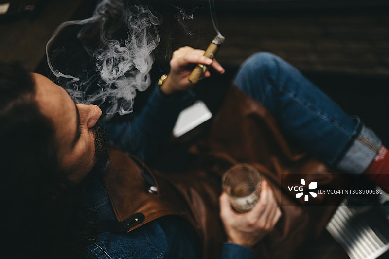 雪茄和威士忌图片素材