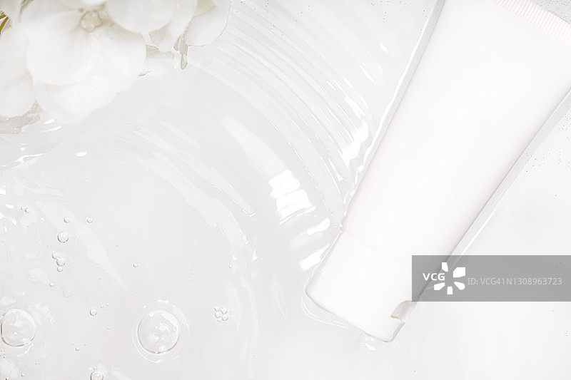 抽象背景：白色绣球花美容霜图片素材