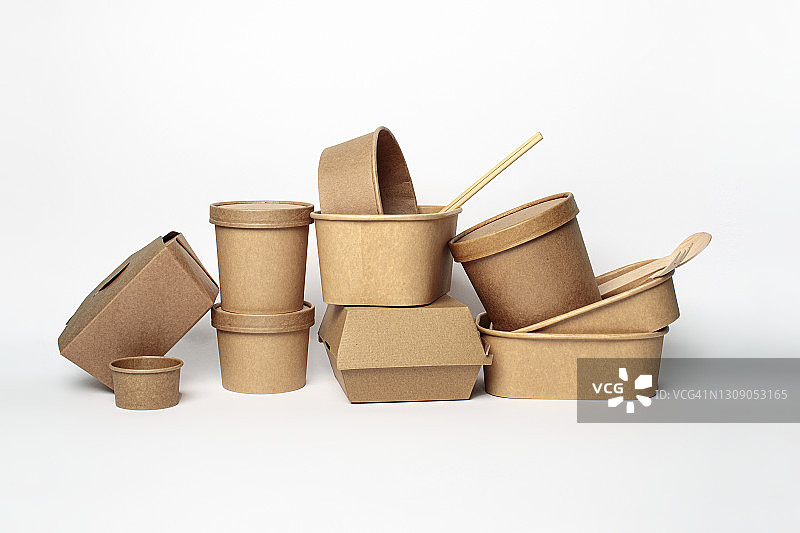 白色背景上的棕色纸质包装纸板盒可回收包装合集图片素材