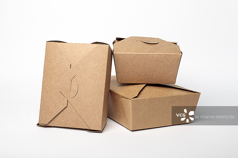 白色背景上的棕色纸质包装纸板盒可回收包装合集图片素材