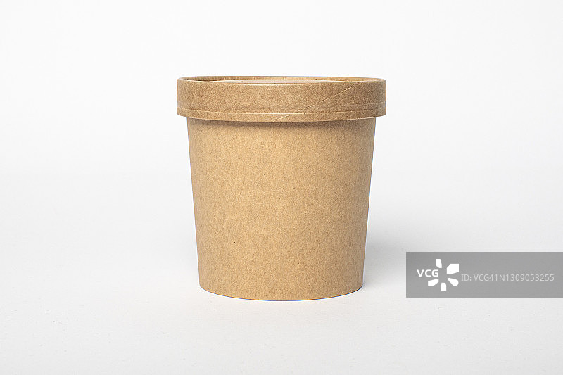 白色背景可回收纸质包装图片素材