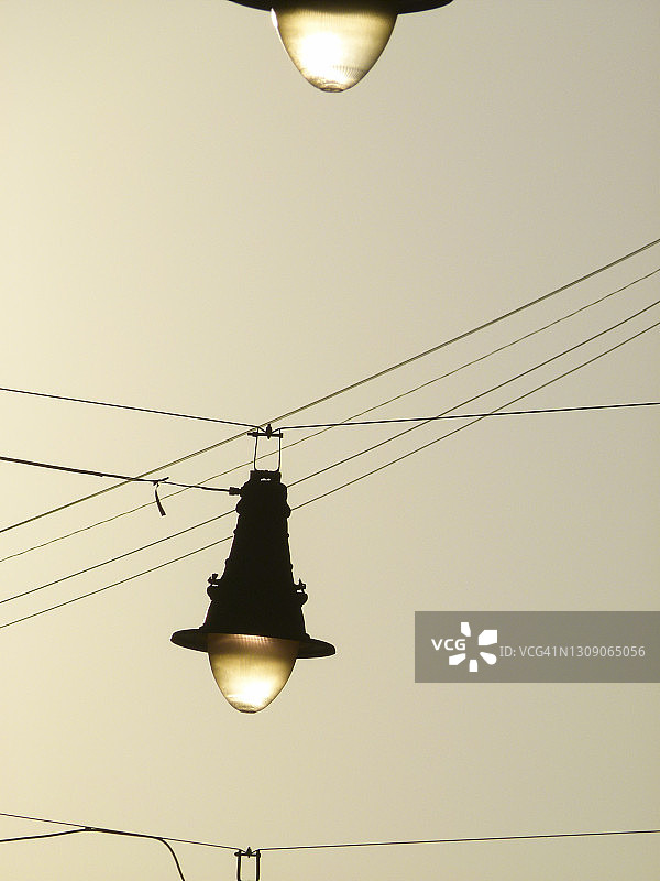 墨西哥墨西哥城市中心的黎明和街灯图片素材