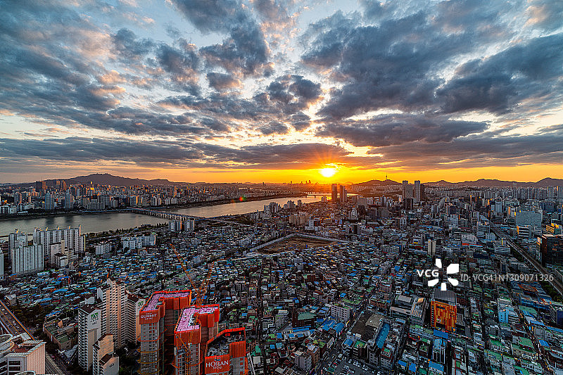 韩国首尔广津区和城东区日落景色图片素材