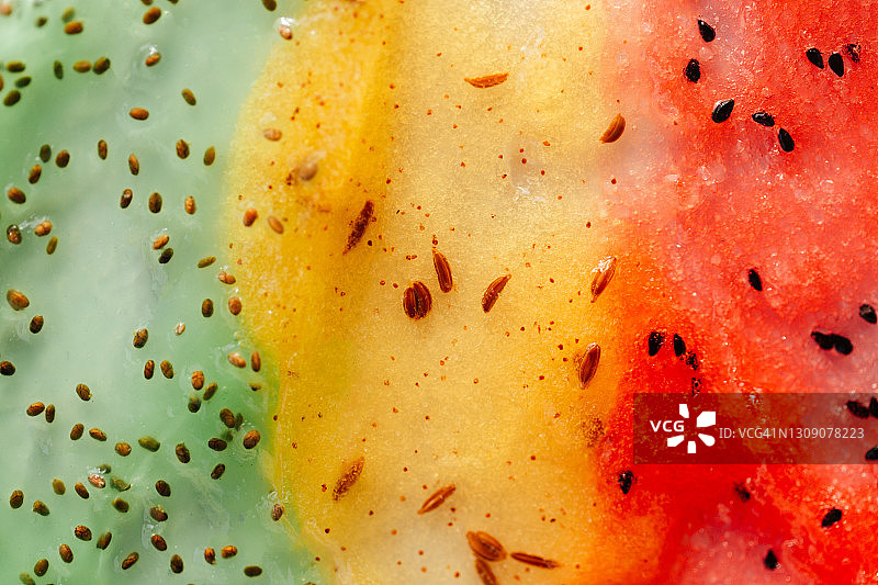 磨砂膏彩色纹理，含去角质颗粒。草本绿色含奇亚籽，黄色含孜然，红色含西瓜籽。化妆品banner图片素材