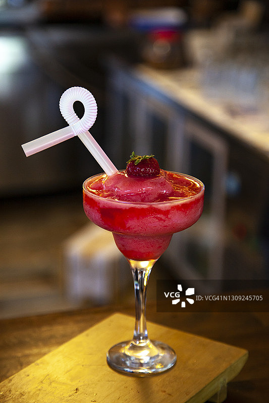 草莓代基里或草莓玛格丽塔图片素材