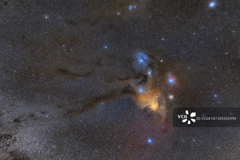 蛇夫座ρ星云区域的广域图像图片素材