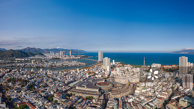 鸟瞰芽庄市图片素材