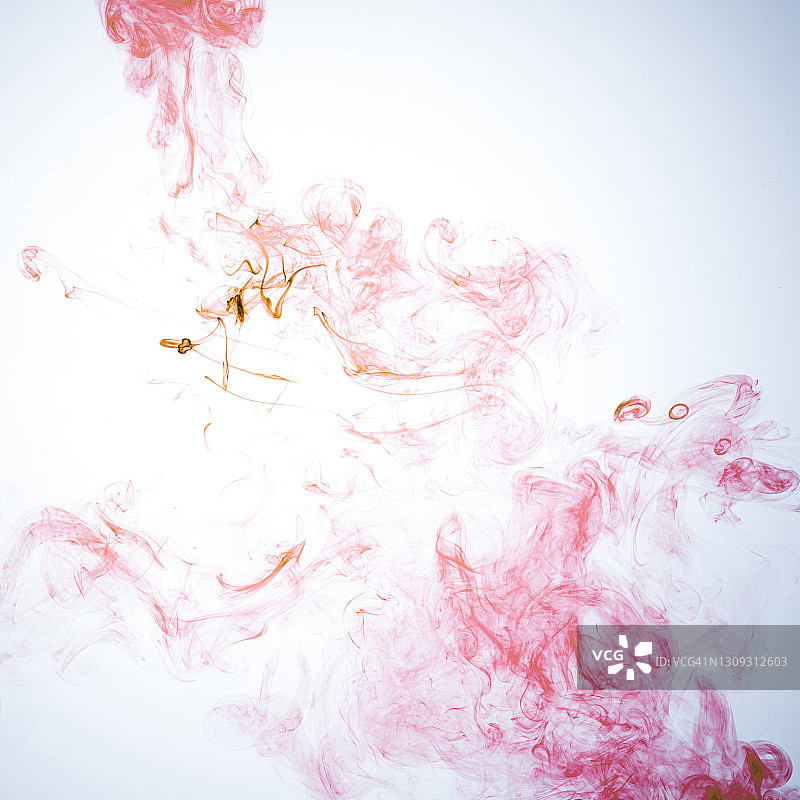 水中粉色墨水漩涡图片素材