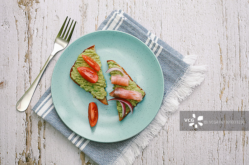 搭配三文鱼奶酪的美味吐司图片素材