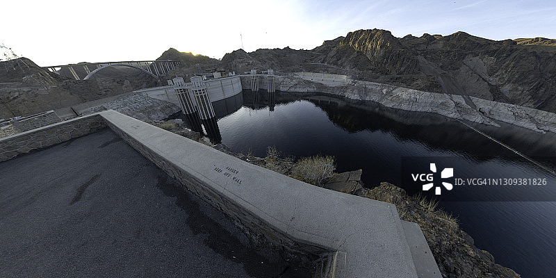 从瞭望台拍摄的胡佛大坝广角镜头图片素材