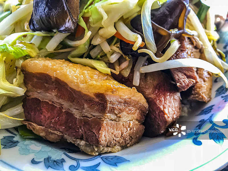 五花肉、蔬菜和木耳图片素材