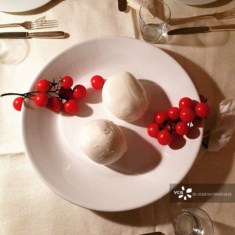 马苏里拉奶酪和番茄图片素材