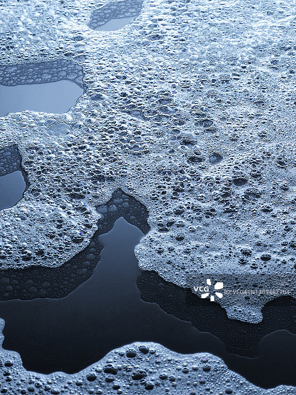 水中蓝色气泡图片素材