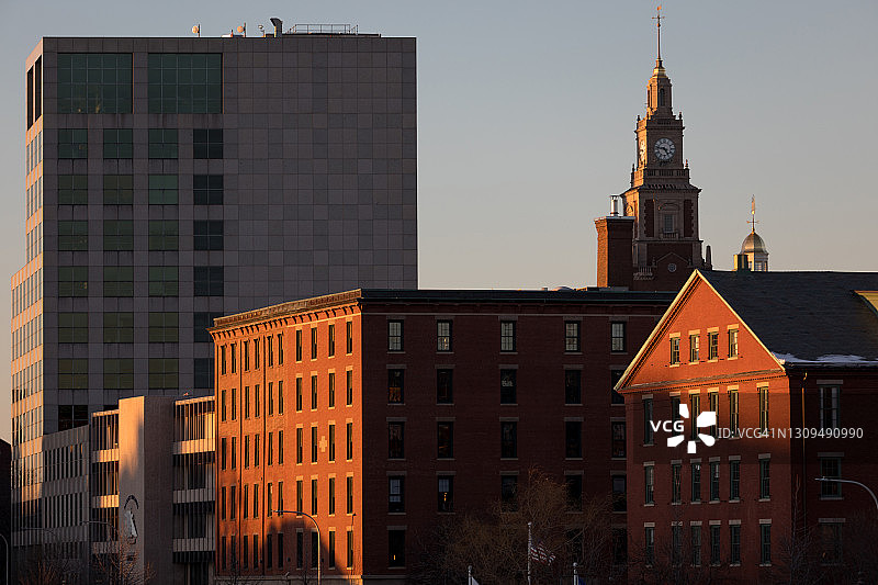 从普罗维登斯市中心眺望东区图片素材