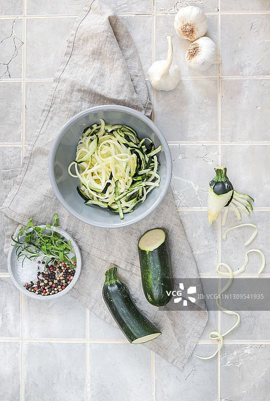 健康的西葫芦蔬菜面图片素材