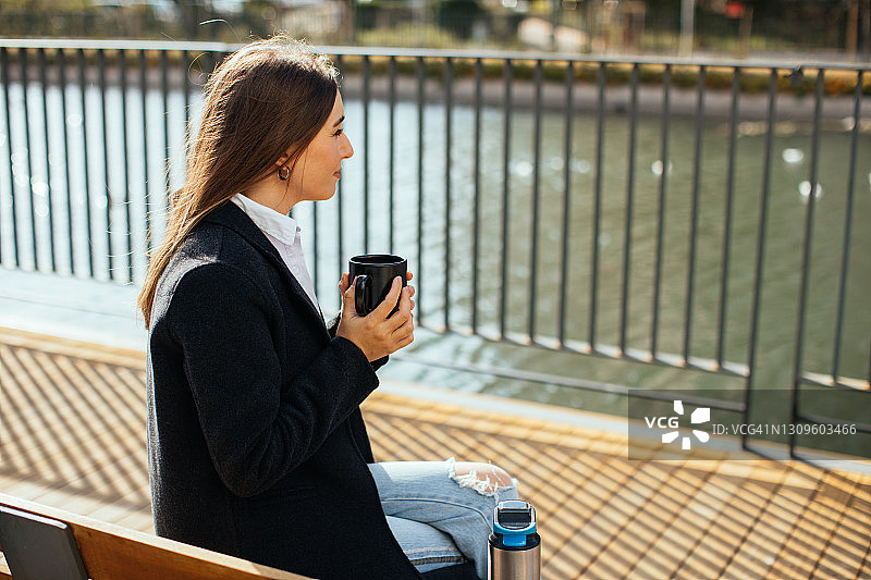 湖边总有奇妙之处图片素材