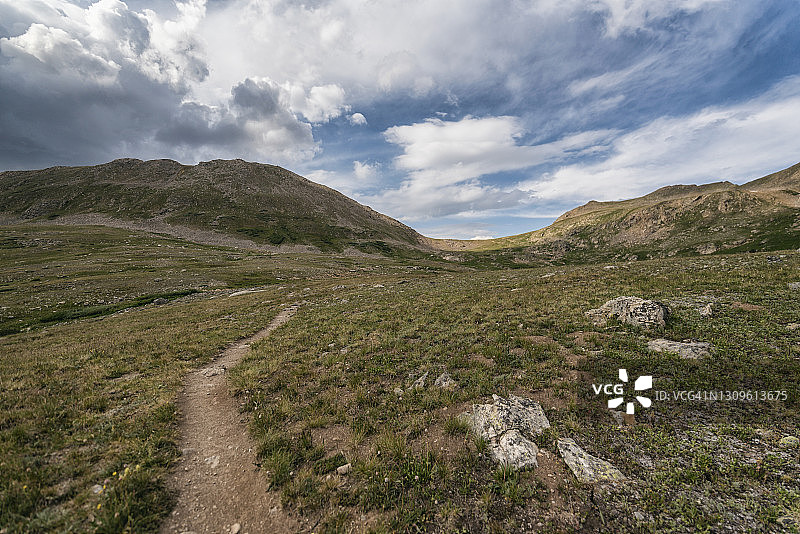 科罗拉多州猎人-弗莱潘旷野的徒步小径图片素材