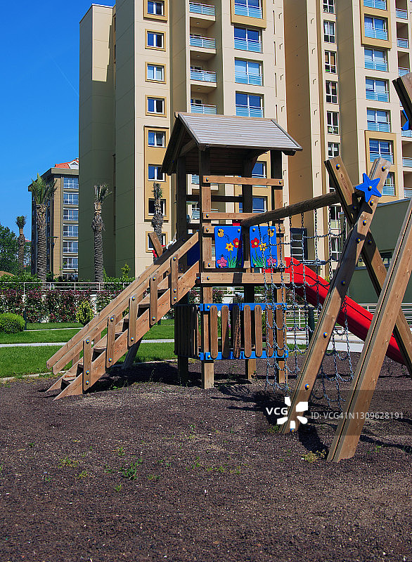 游乐场和居民楼特写图片素材