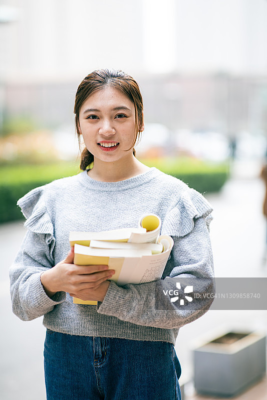 亚洲大学生肖像图片素材