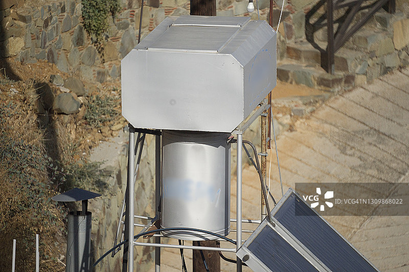 屋顶太阳能热水器 - 塞浦路斯图片素材