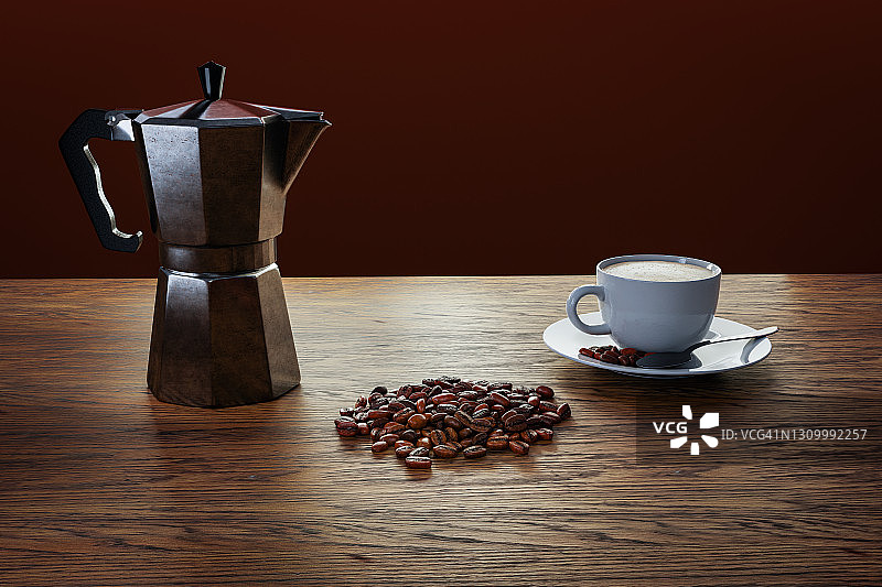 摩卡茶壶和一杯热气腾腾、香气扑鼻的咖啡，配以烤咖啡豆图片素材