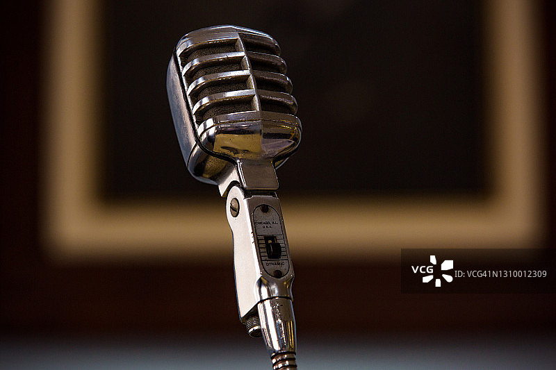 带有麦克风细节的广播工作室图片素材