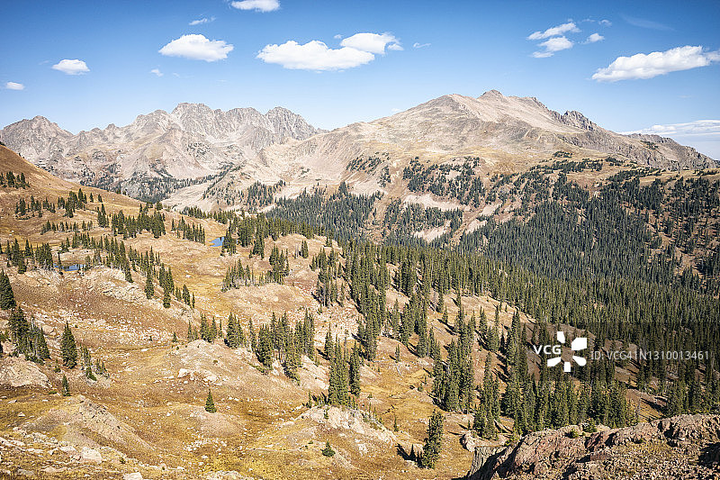 鹰巢荒野风光图片素材