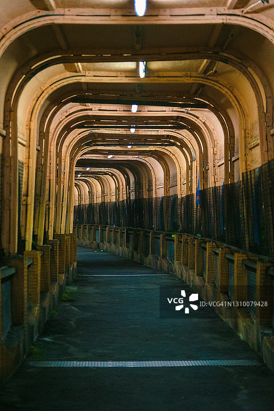 旧人行通道图片素材